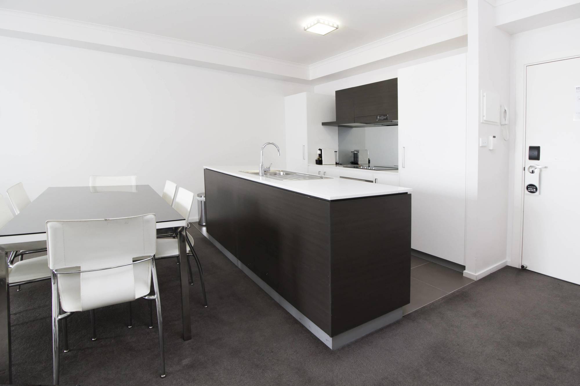 Aparthotel Abode Tuggeranong Canberra Zewnętrze zdjęcie