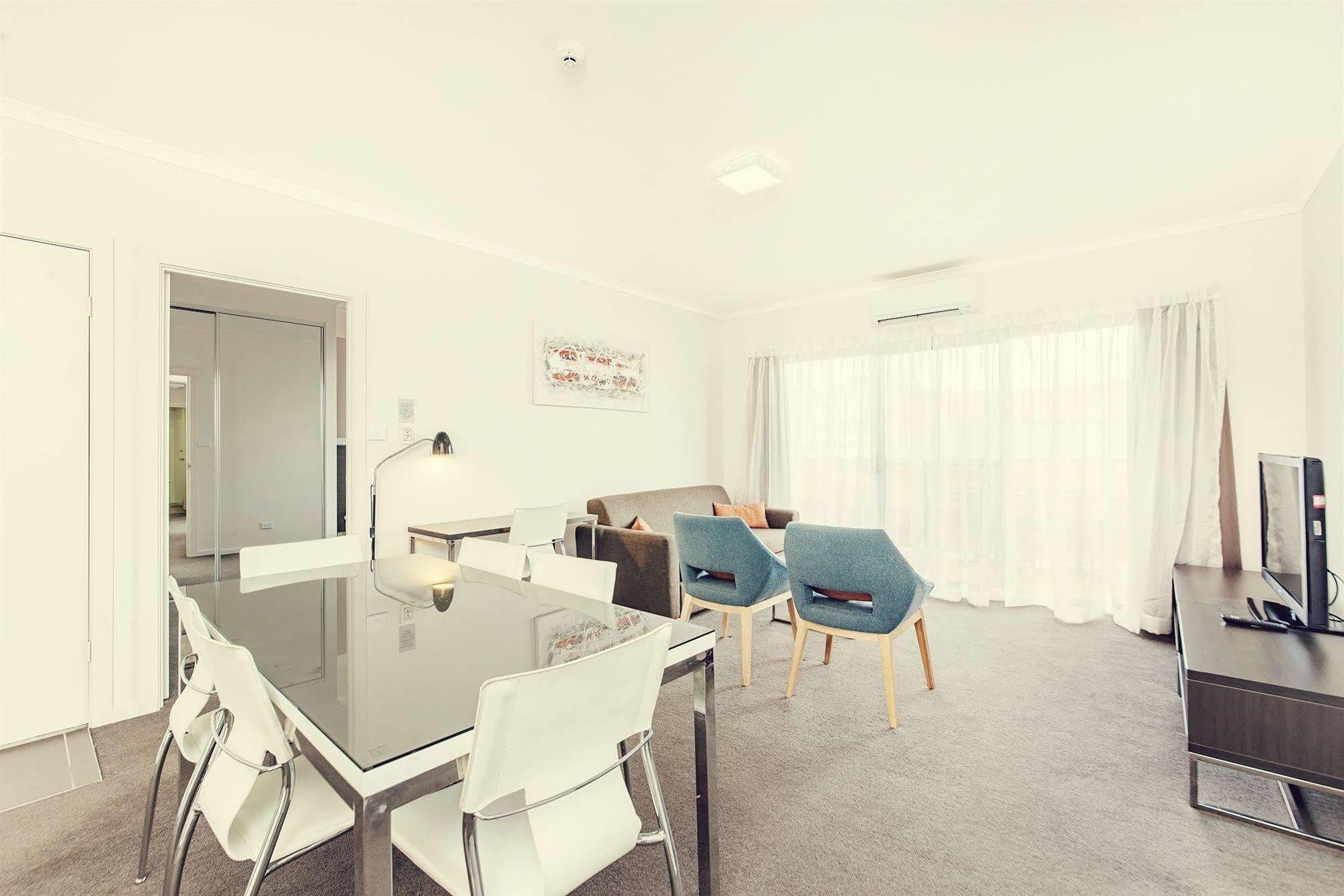 Aparthotel Abode Tuggeranong Canberra Zewnętrze zdjęcie