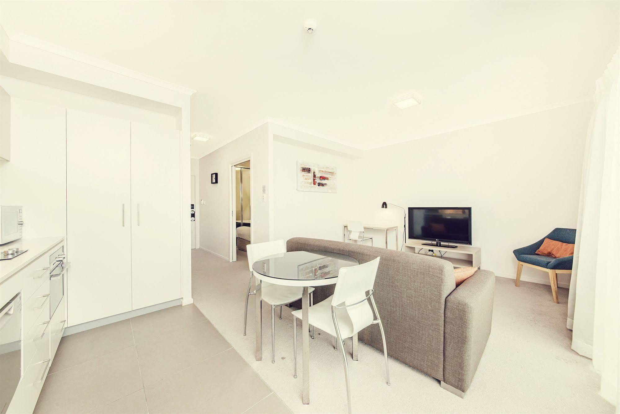 Aparthotel Abode Tuggeranong Canberra Zewnętrze zdjęcie