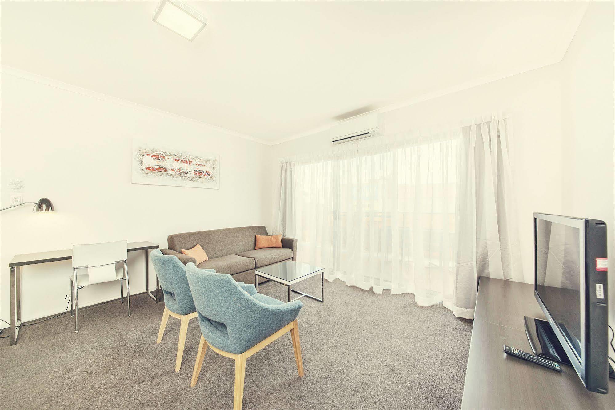 Aparthotel Abode Tuggeranong Canberra Zewnętrze zdjęcie